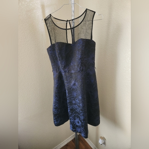 Jessica Simpon Zip Up Formal Dress - Picture 1 of 3